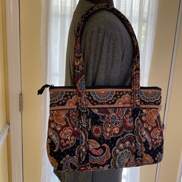 Vera Shoulder Bag - Picture 1 of 7